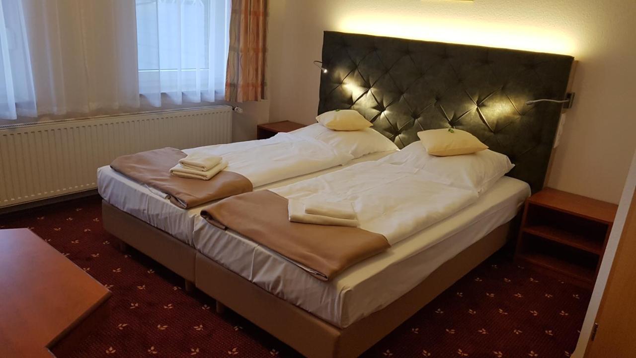 Kraeuterhotel & Restaurant Heidejaeger Mulmshorn Экстерьер фото